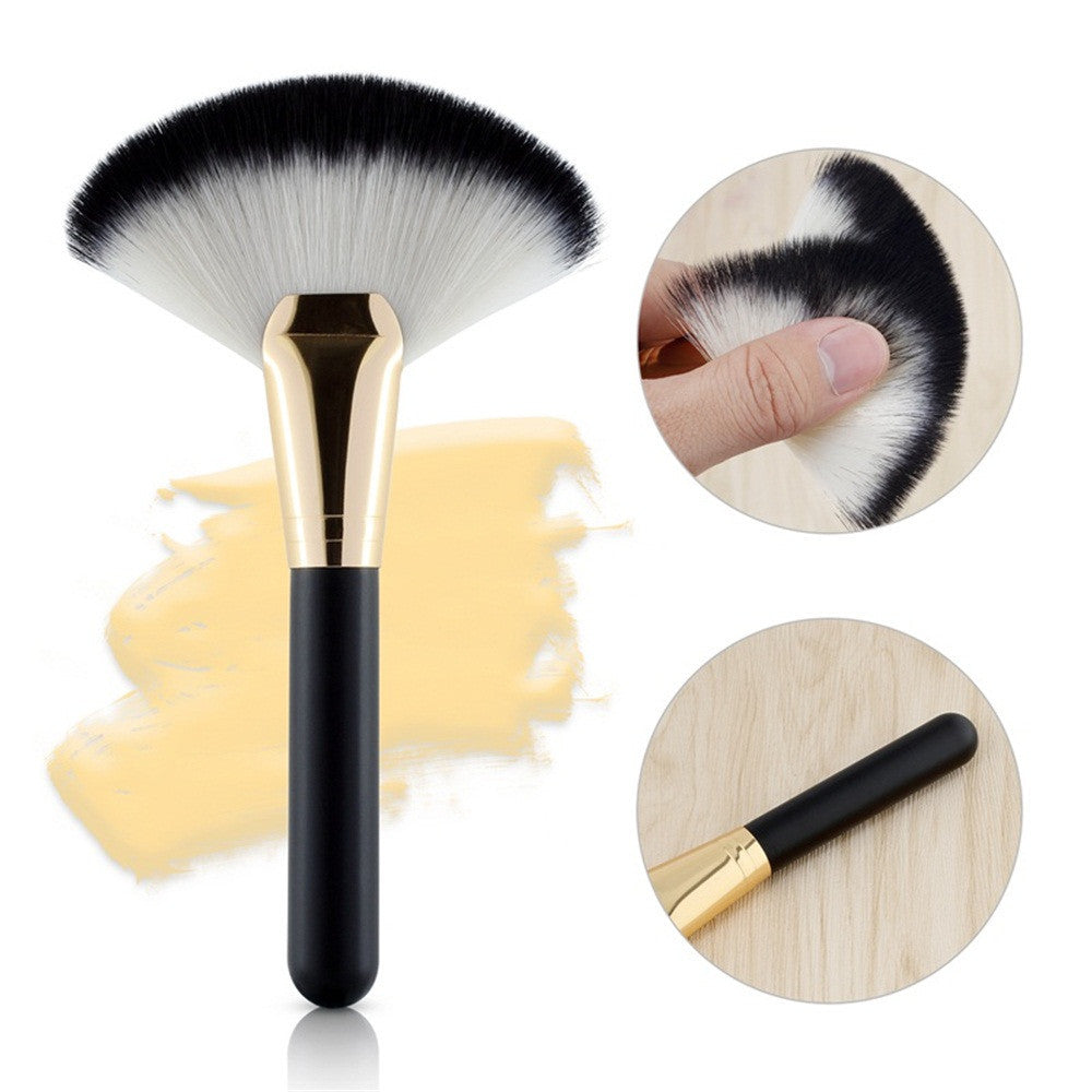 Fan-shaped makeup brush with wooden handle